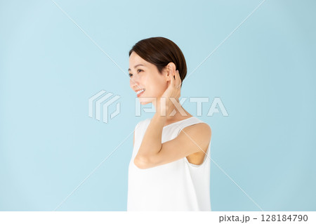 女性　カジュアル　ビューティー　ヘアケア 128184790