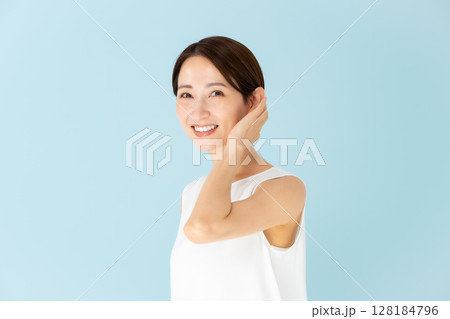 女性　カジュアル　ビューティー　ヘアケア 128184796