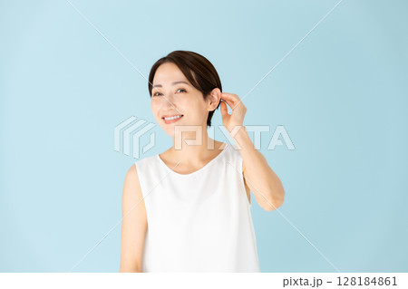 女性 カジュアル ヘアケア 女性 カジュアル ヘアケア 128184861