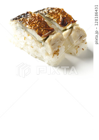 焼鯖のお寿司を白背景で撮影 128186431
