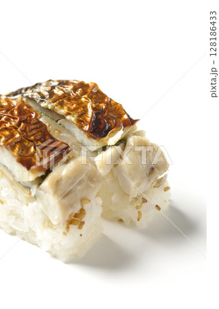焼鯖のお寿司を白背景で撮影 128186433