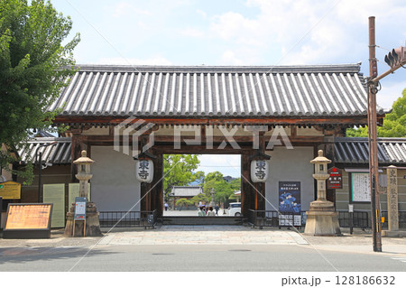 東寺の慶賀門 128186632