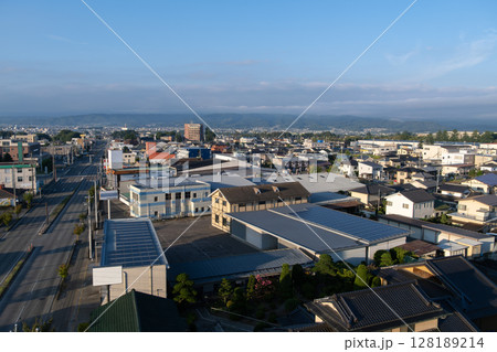 長野県佐久市中込の町並み 128189214