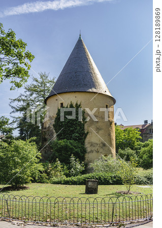 Tour camoufle in metz, old medieval tower near avenue foch, moselle, lorraine, france 128189869