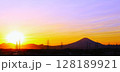 夕焼けの富士山 128189921
