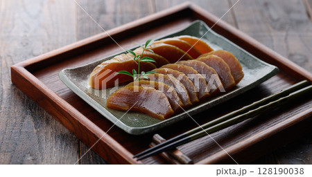 香り高い奈良漬け 酒の肴やご飯のお供に最適 香り高い奈良漬け 酒の肴やご飯のお供に最適 128190038