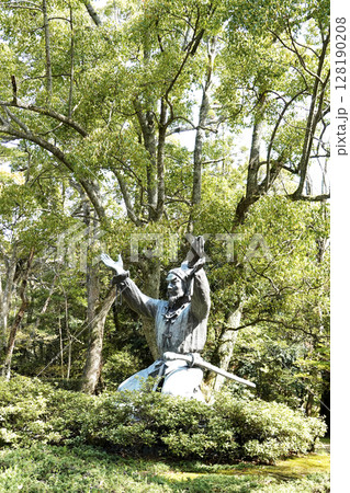 出雲大社 ムスビの御神像  128190208