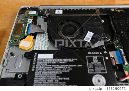 ノートパソコン修理　データ復旧　部品交換 128190971