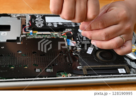 ノートパソコン修理　データ復旧　部品交換 128190995