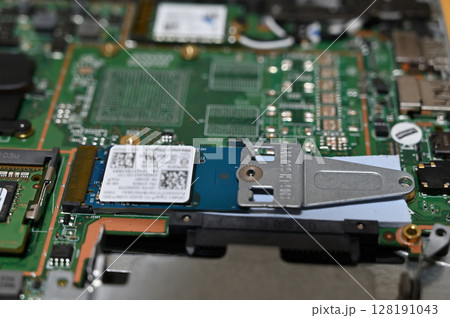 ノートパソコン修理 SSD データ復旧 部品交換 ノートパソコン修理 SSD データ復旧 部品交換 128191043
