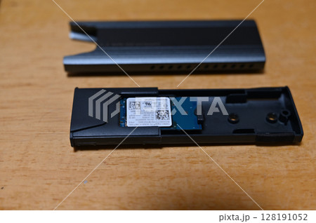 ノートパソコン修理　SSD　データ復旧　部品交換 128191052