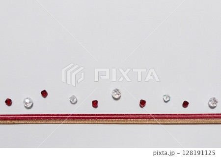 ビーズを使った席札素材　余白あり　白背景 128191125