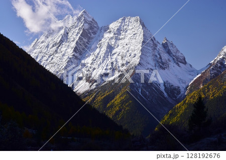 四川省 四姑娘山・双橋溝ハイキング 四川省 四姑娘山・双橋溝ハイキング 128192676