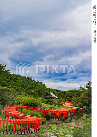 青森県　髙山稲荷神社の風景 128193386