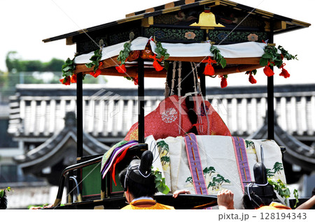葵祭の斎王代 128194343