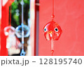 風に揺れる風鈴 128195740