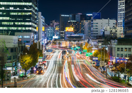 ソウル 夜の世宗大路と南大門 ソウル 夜の世宗大路と南大門 128196085