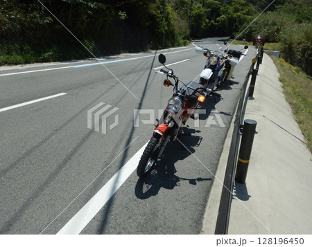 海辺 バイク3台ツーリング 海辺 バイク3台ツーリング 128196450