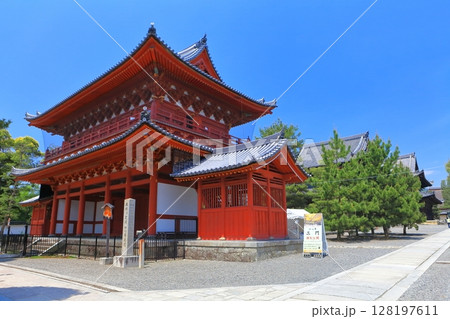 【京都府】快晴の妙心寺の三門 【京都府】快晴の妙心寺の三門 128197611