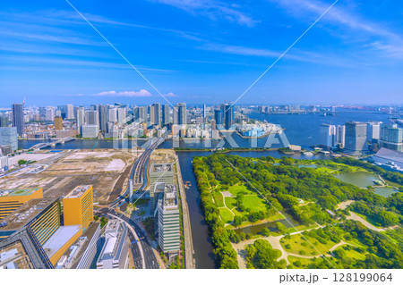 日本の東京都市景観 7月。新時代へ。築地市場跡地などを望む。再開発へ…＝4日 128199064