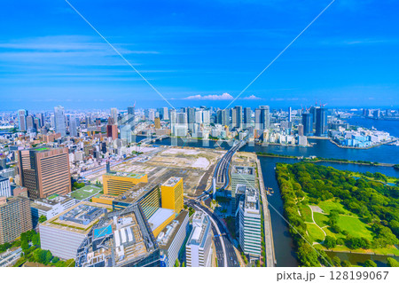 日本の東京都市景観 7月。新時代へ。築地市場跡地などを望む。再開発へ…＝4日 128199067