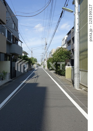 住宅街の風景　世田谷区弦巻4丁目付近 128199127