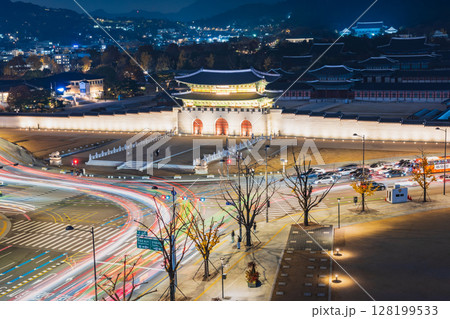 ソウル　夜の光化門 128199533