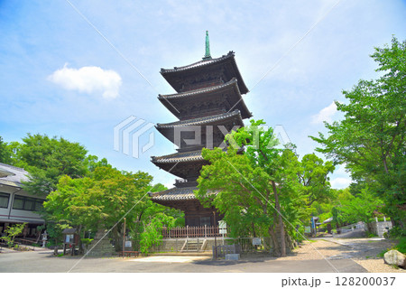 《愛知県》名古屋市　興正寺の五重塔 128200037