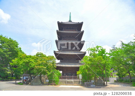 《愛知県》名古屋市　興正寺の五重塔 128200038