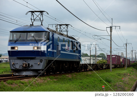 山陽本線を走るEF210‐15コンテナ貨物列車 128200160