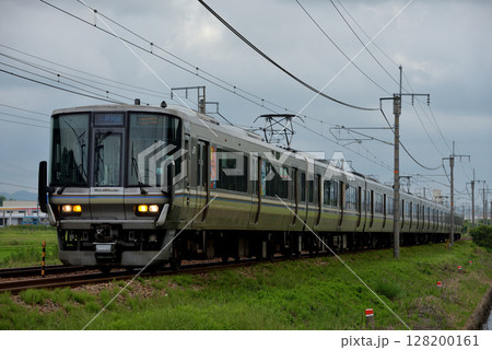 山陽本線を走る223系新快速8両 山陽本線を走る223系新快速8両 128200161