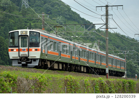 最後の活躍をする311系普通電車4両 最後の活躍をする311系普通電車4両 128200339