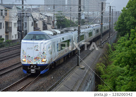 東海道線を走る271系関空特急はるか3号 東海道線を走る271系関空特急はるか3号 128200342