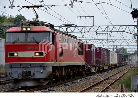 東海道線を走るEF510‐2コンテナ貨物列車 128200420