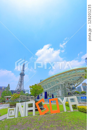 愛知県名古屋市、名古屋テレビ塔と水の宇宙船の風景 愛知県名古屋市、名古屋テレビ塔と水の宇宙船の風景 128201235