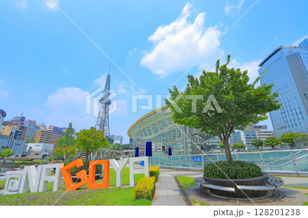 愛知県名古屋市、名古屋テレビ塔と水の宇宙船の風景 愛知県名古屋市、名古屋テレビ塔と水の宇宙船の風景 128201238