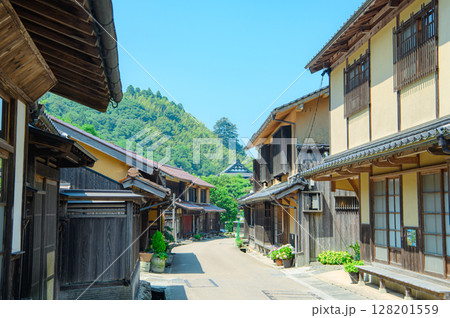 島根県　石見銀山の町並み 128201559