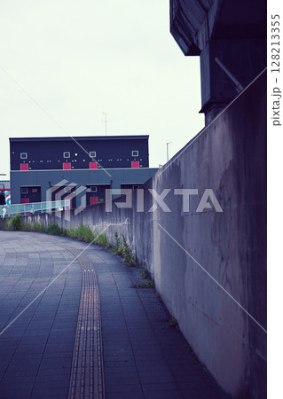 歩道 128213355