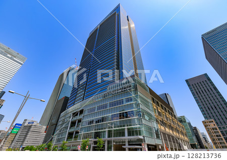 東京　中央区 八重洲の都市風景　東京ミッドタウン八重洲 128213736