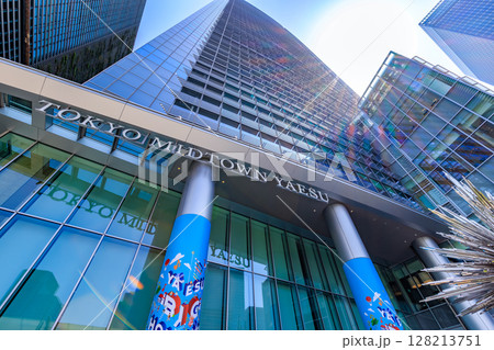 東京　中央区 八重洲の都市風景　東京ミッドタウン八重洲 128213751
