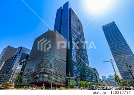 東京 中央区 八重洲 YANMAR TOKYOと東京ミッドタウン八重洲 東京 中央区 八重洲 YANMAR TOKYOと東京ミッドタウン八重洲 128213757