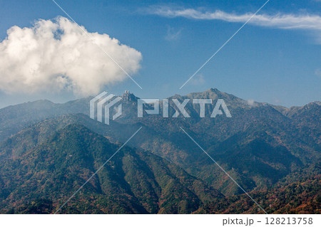 秋晴れ 太鼓岩から 洋上アルプス屋久島 秋晴れ 太鼓岩から 洋上アルプス屋久島 128213758