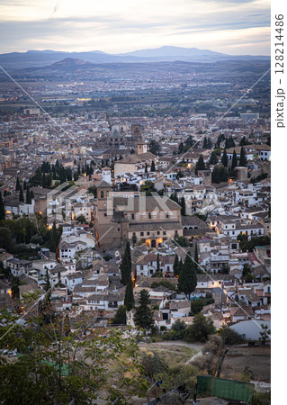 Close up view of the famous Albaicin neighborhood from San Miguel Alto balcony in Granada, Spain. 128214486