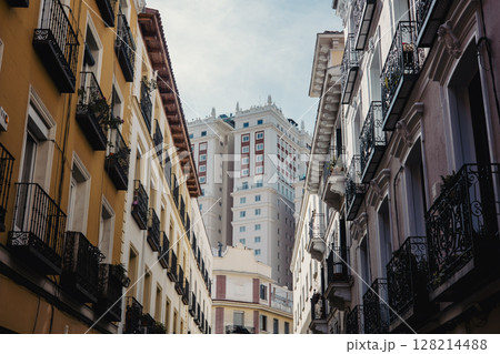 Partial view of the Riu Plaza hotel, in Madrid's Plaza de Espana 128214488
