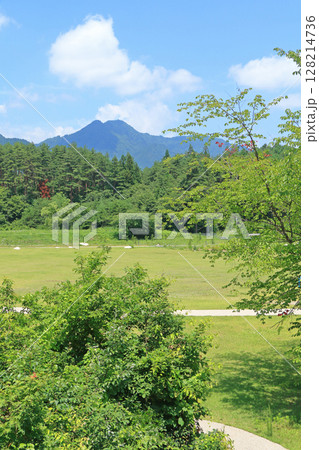 サントリー天然水北アルプス信濃の森工場　みずのわ広場 128214736