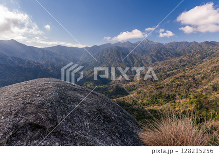 屋久島国立公園　太鼓岩からの冬景色 128215256