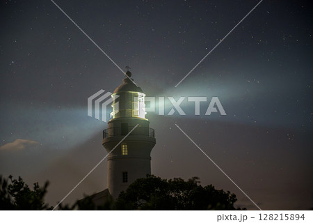 屋久島灯台の灯光　屋久島国立公園(夏 128215894