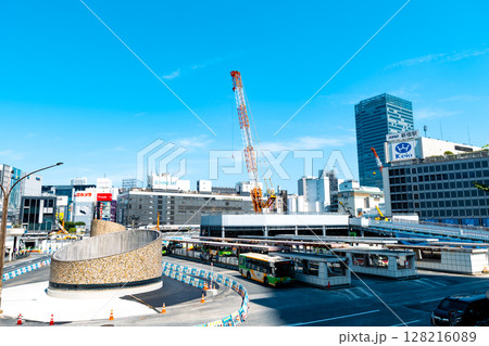 東京都市風景 新宿駅西口の再開発工事 2025.06　e-4 ライトカラー 128216089