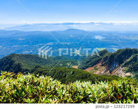 夏の妙高山登山(鎖場~山頂:野尻湖方面の眺め) 夏の妙高山登山(鎖場~山頂:野尻湖方面の眺め) 128217299