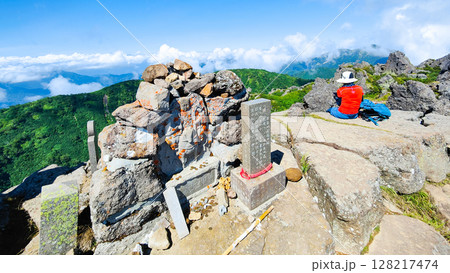 夏の妙高山登山（南峰頂上） 128217474